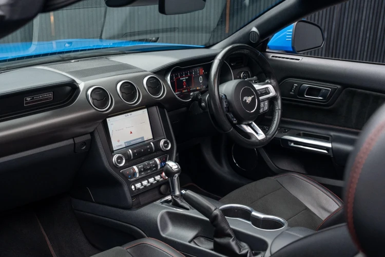 Vehicle Image 12