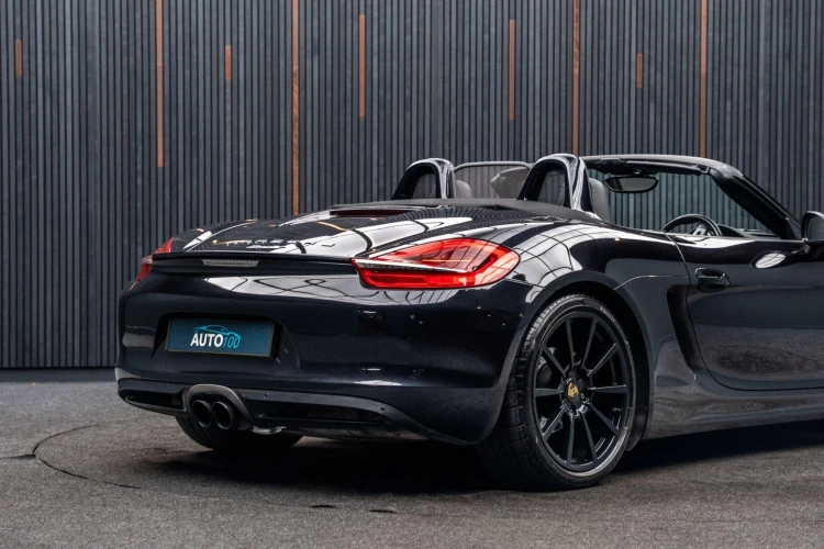 Vehicle Image 23