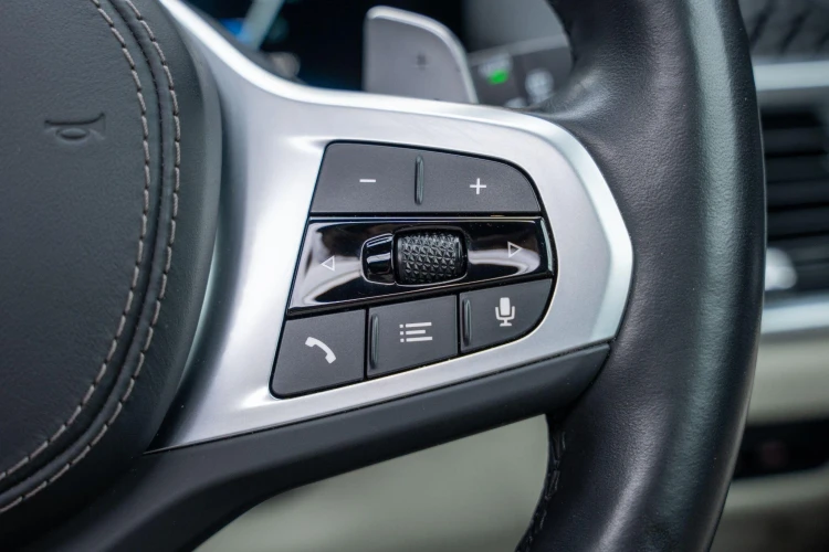 Vehicle Image 36