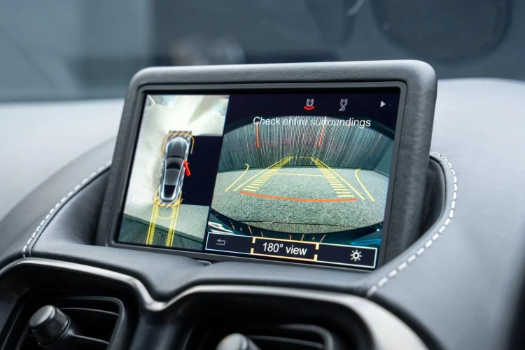Vehicle Image 6