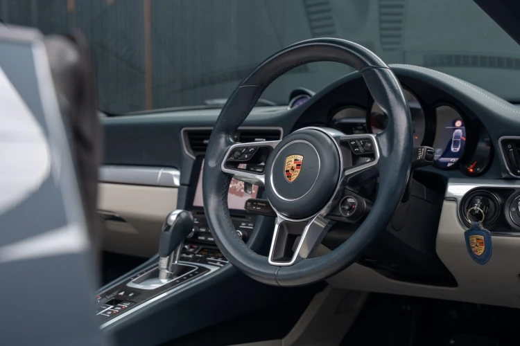 Vehicle Image 14
