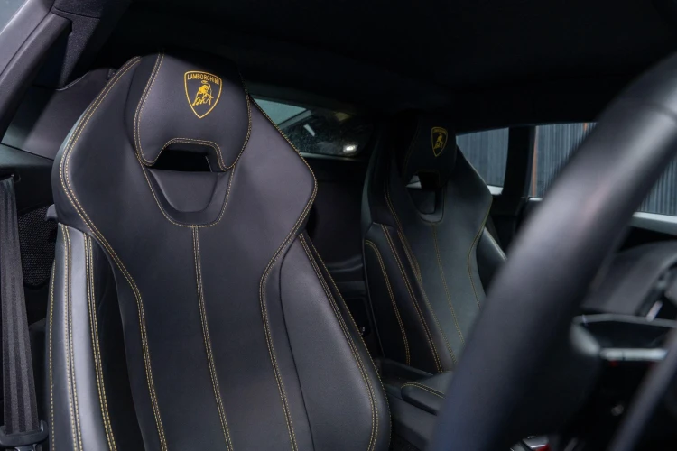 Vehicle Image 12