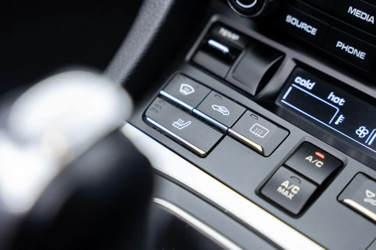 Vehicle Image 30