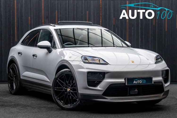 2025 PORSCHE MACAN