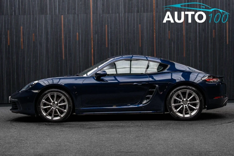 Vehicle Image 9