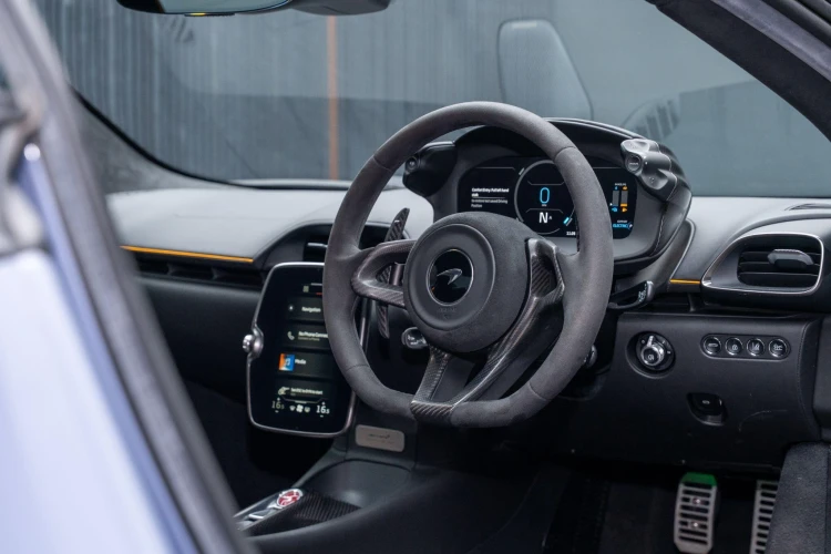 Vehicle Image 12