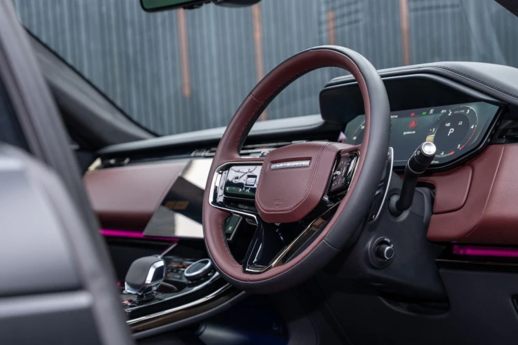 Vehicle Image 10