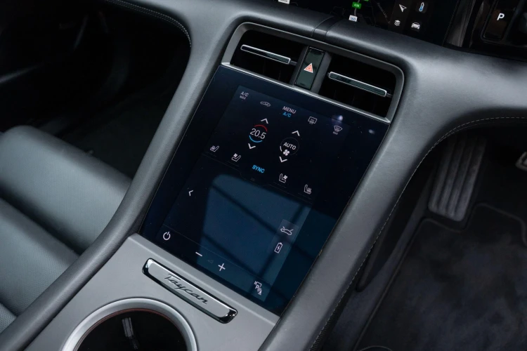 Vehicle Image 36