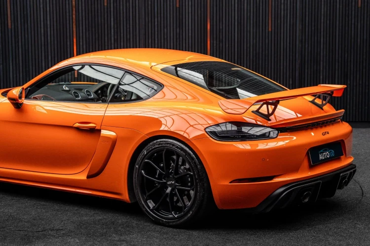 Vehicle Image 10