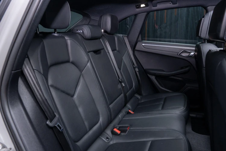 Vehicle Image 40