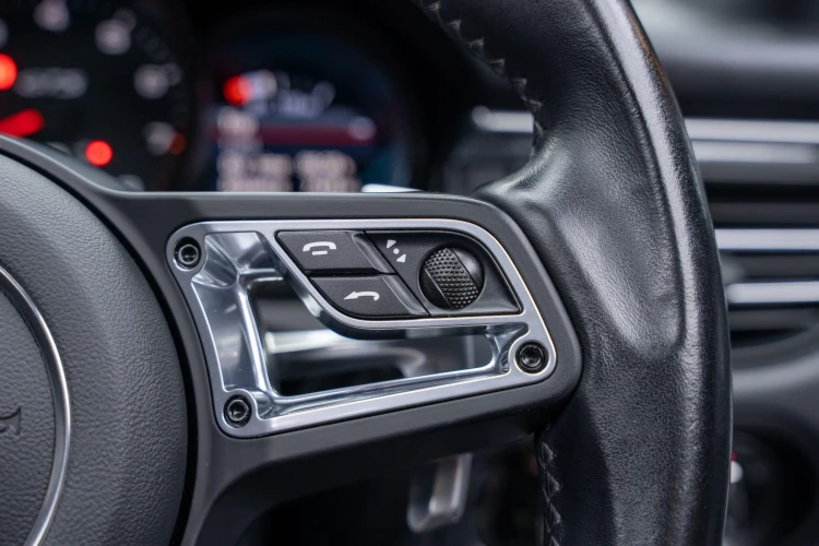 Vehicle Image 33