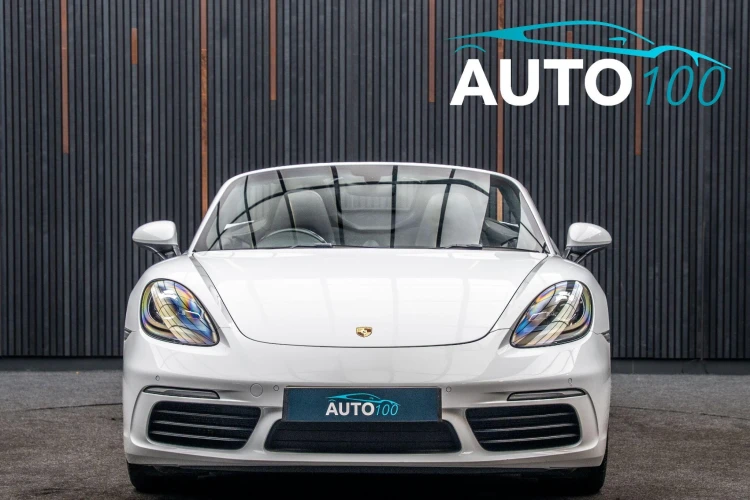 Vehicle Image 11