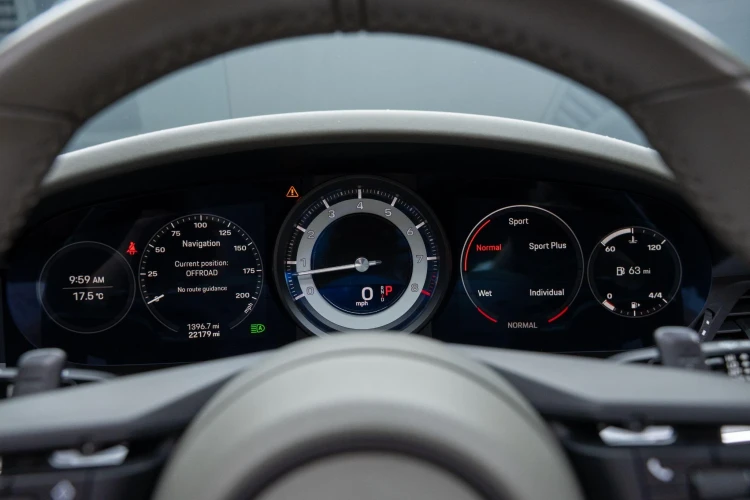 Vehicle Image 32