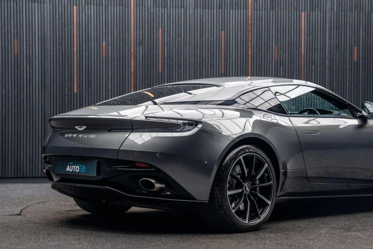 Vehicle Image 21
