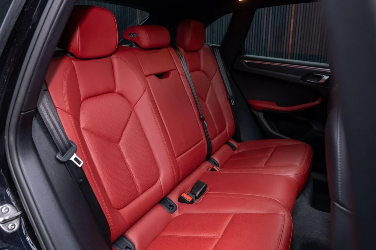 Vehicle Image 36