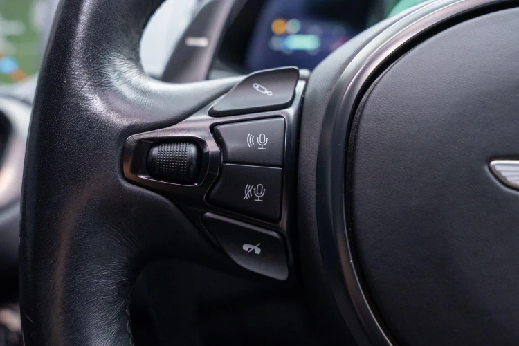 Vehicle Image 16