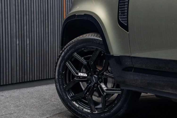 Vehicle Image 13