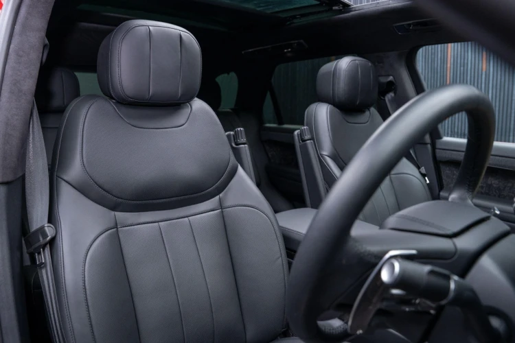 Vehicle Image 12