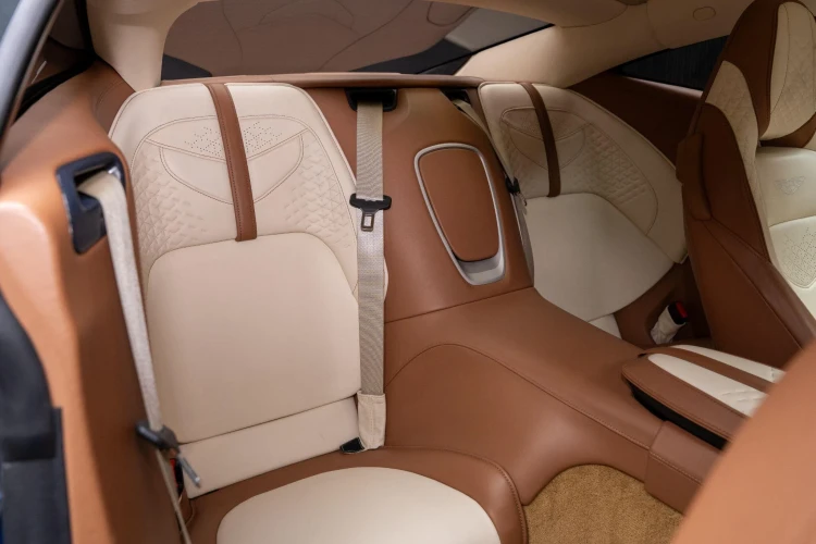 Vehicle Image 30