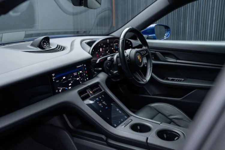 Vehicle Image 36