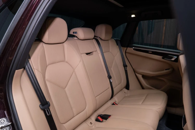 Vehicle Image 36