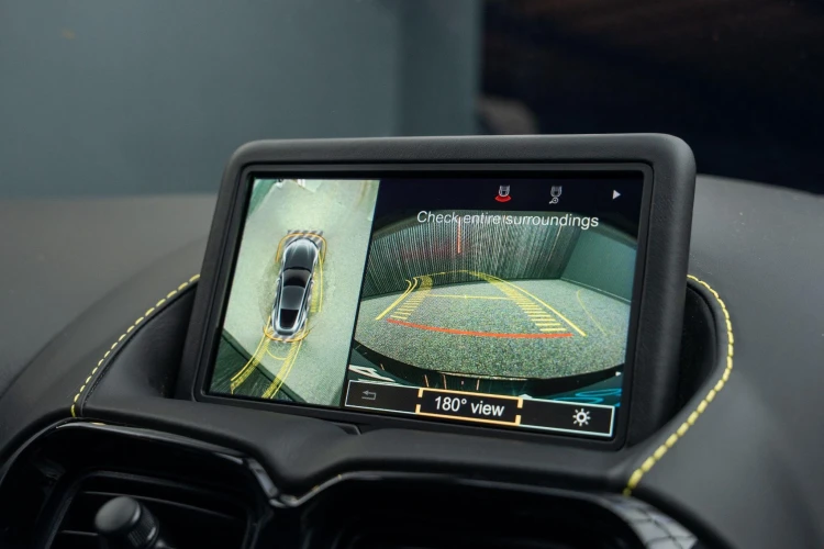 Vehicle Image 6