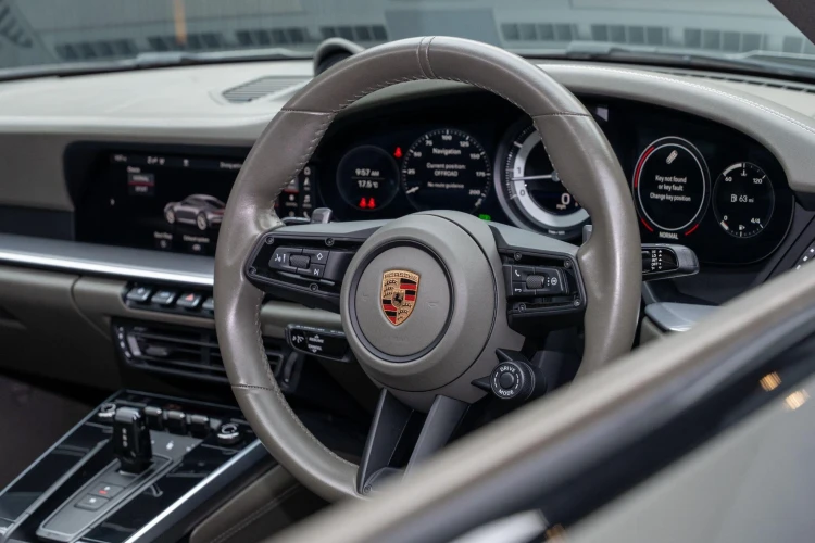 Vehicle Image 14
