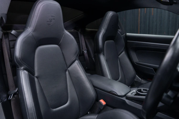Vehicle Image 12