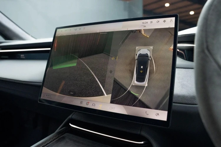Vehicle Image 8
