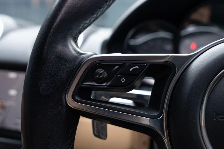 Vehicle Image 30