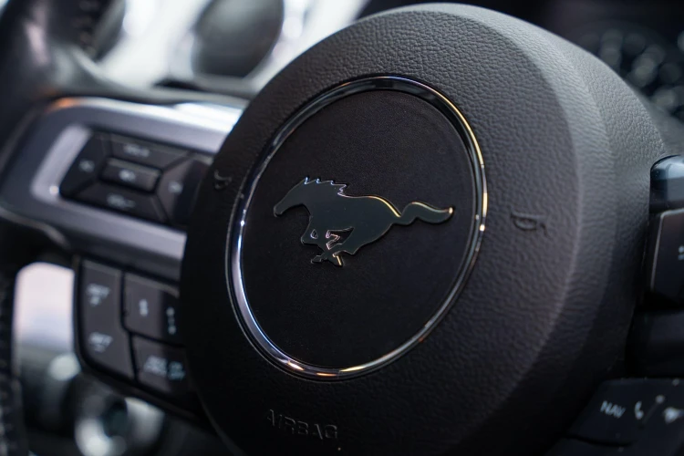 Vehicle Image 32