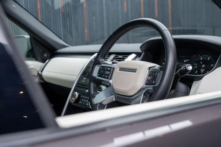 Vehicle Image 36