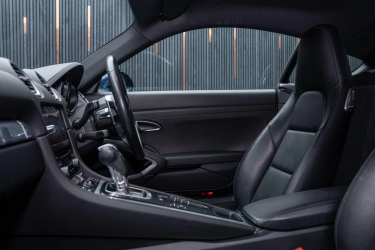 Vehicle Image 30
