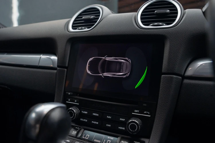 Vehicle Image 10