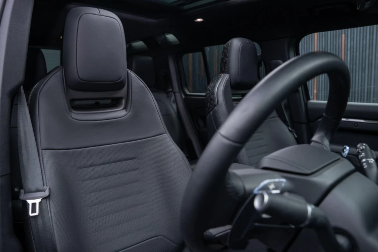 Vehicle Image 14