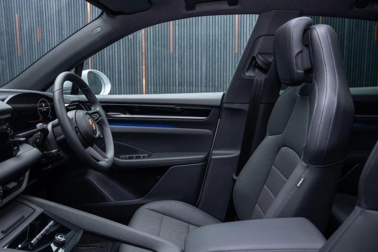 Vehicle Image 39