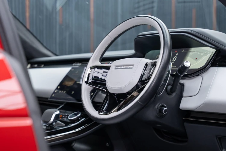 Vehicle Image 9