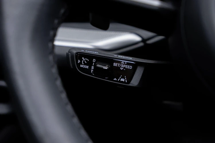Vehicle Image 26