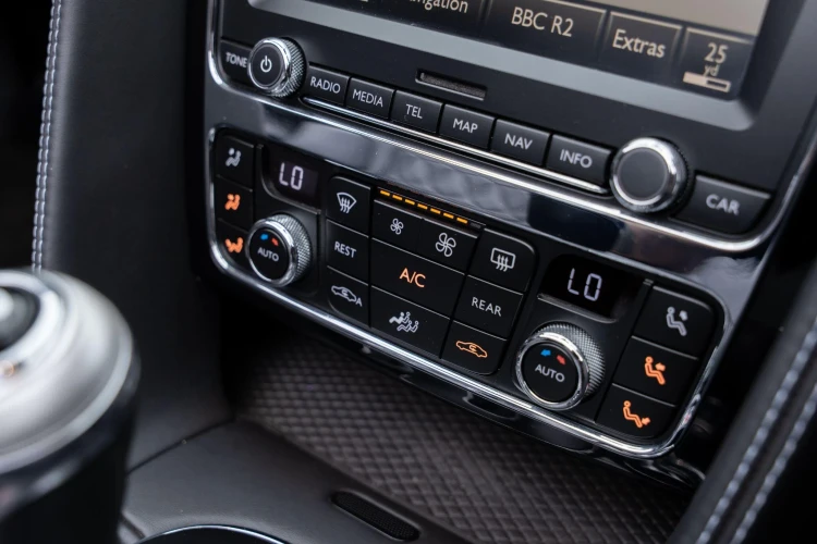 Vehicle Image 30