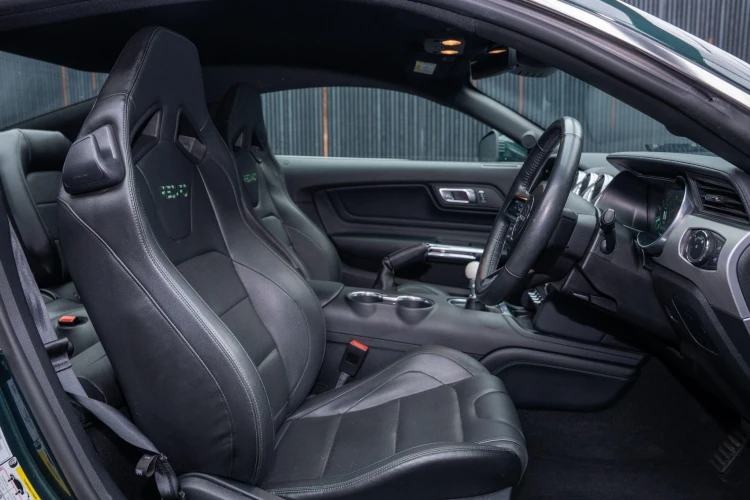 Vehicle Image 12