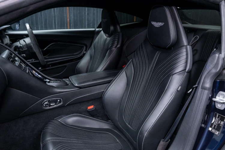 Vehicle Image 30
