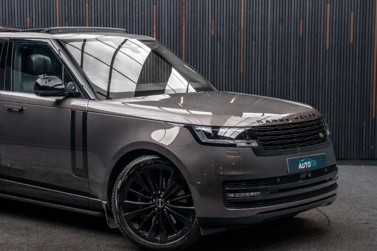 Vehicle Image 9