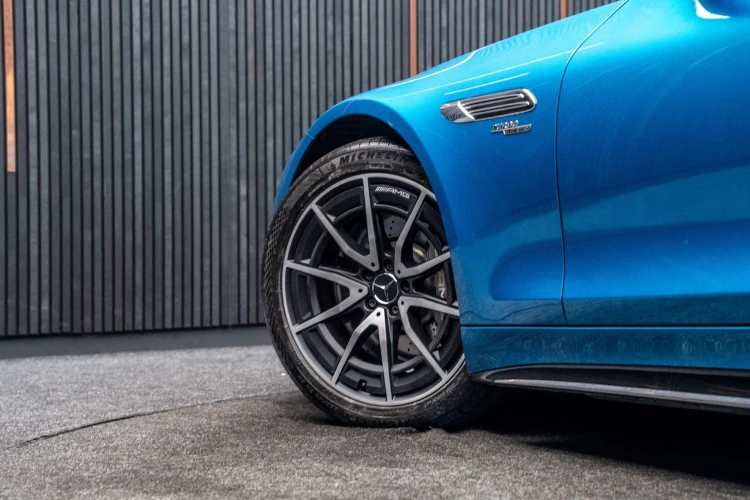Vehicle Image 30