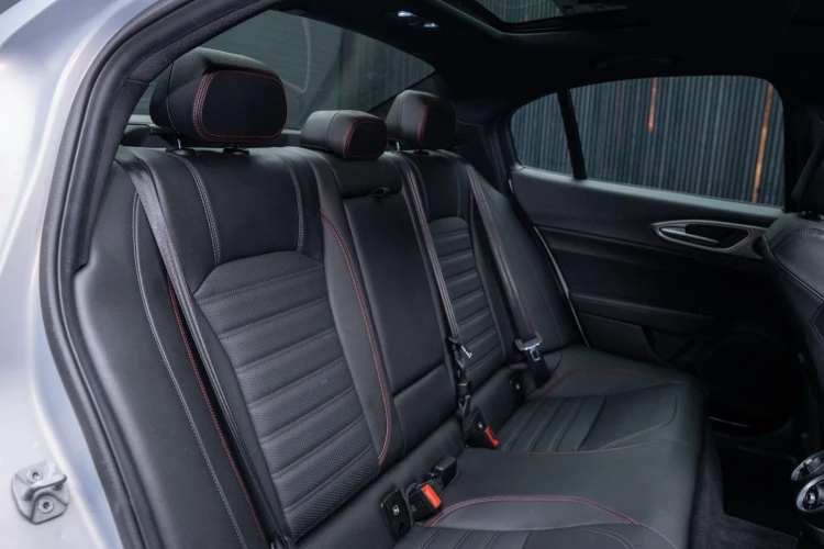 Vehicle Image 37
