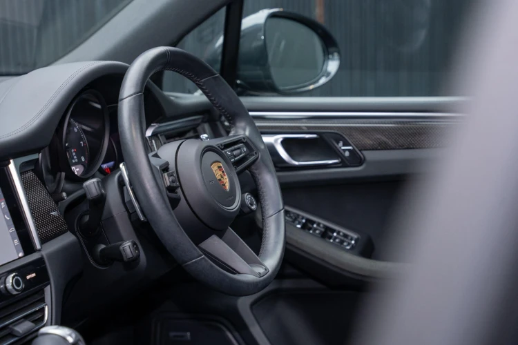 Vehicle Image 40
