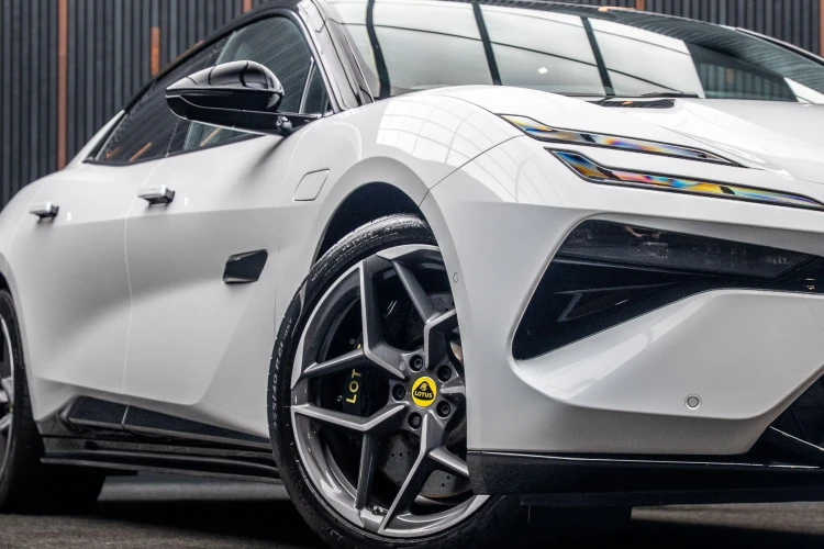 Vehicle Image 7