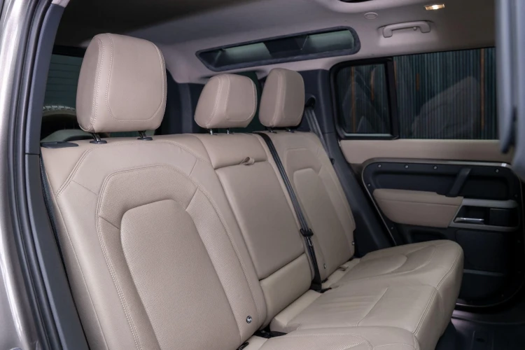 Vehicle Image 30