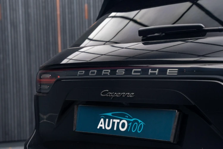 Vehicle Image 25