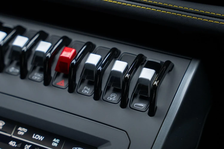 Vehicle Image 30