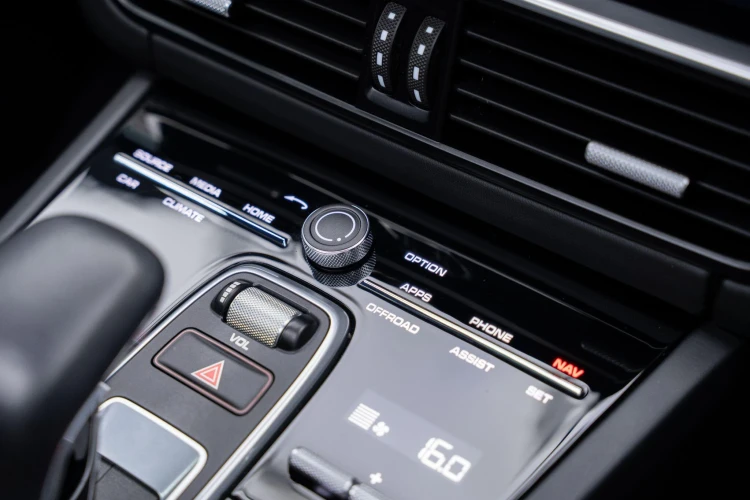 Vehicle Image 21